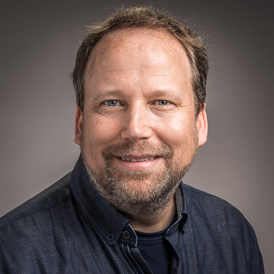 Portrait photo Leon Spaans - square - Gijs de Koning